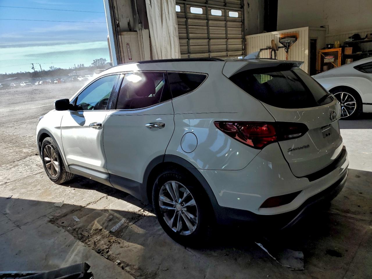 2017 HYUNDAI SANTA FE SPORT photo 2