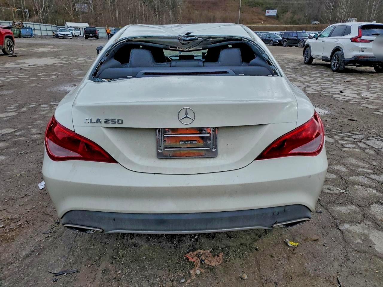 2018 MERCEDES-BENZ CLA 250 photo 11