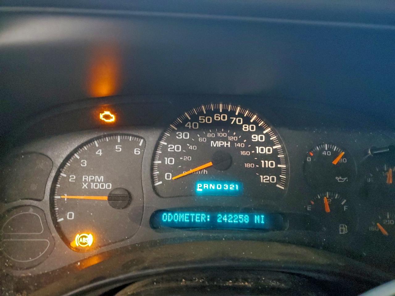2003 CHEVROLET SILVERADO C1500 photo 9