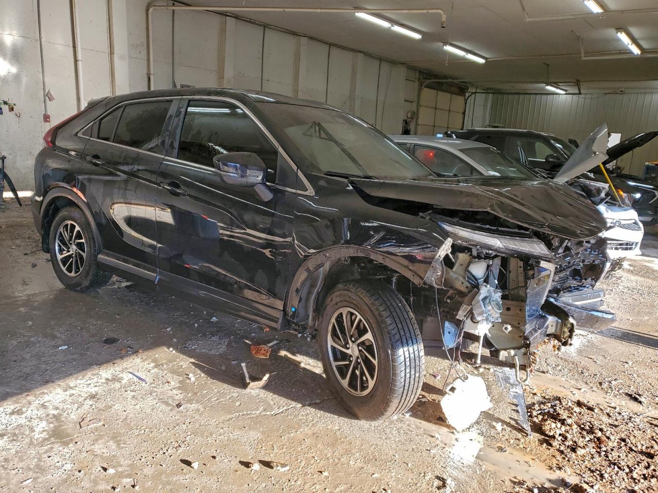 2022 MITSUBISHI ECLIPSE CROSS ES photo 4