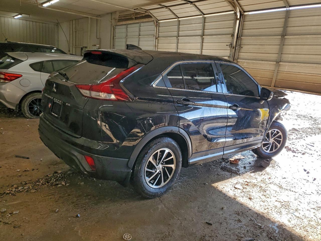 2022 MITSUBISHI ECLIPSE CROSS ES photo 3