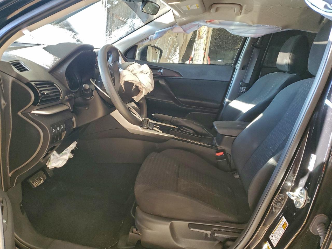 2022 MITSUBISHI ECLIPSE CROSS ES photo 7