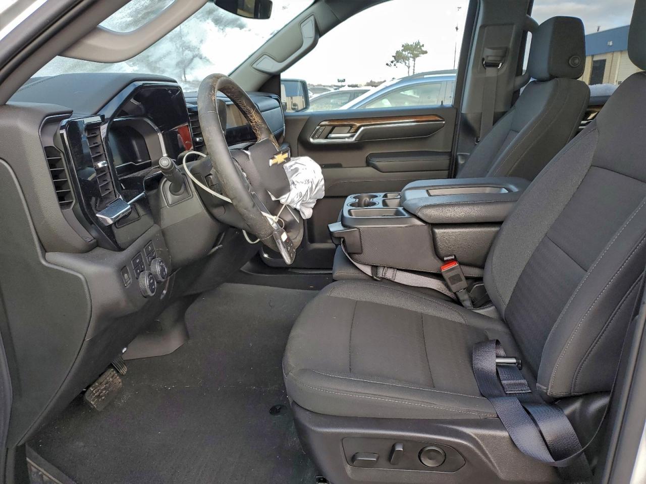 2024 CHEVROLET SILVERADO K1500 LT-L photo 7