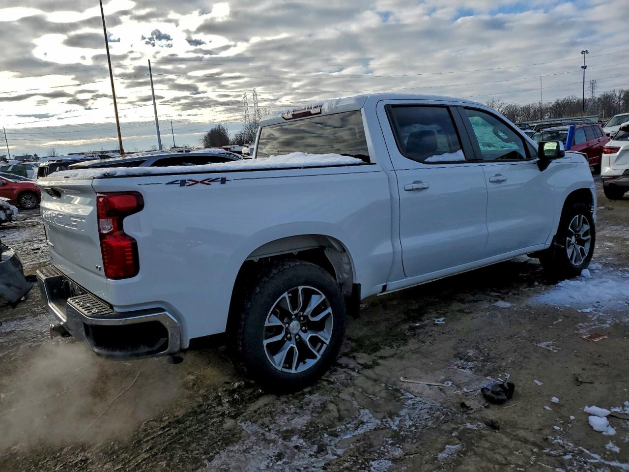 2024 CHEVROLET SILVERADO K1500 LT-L photo 3
