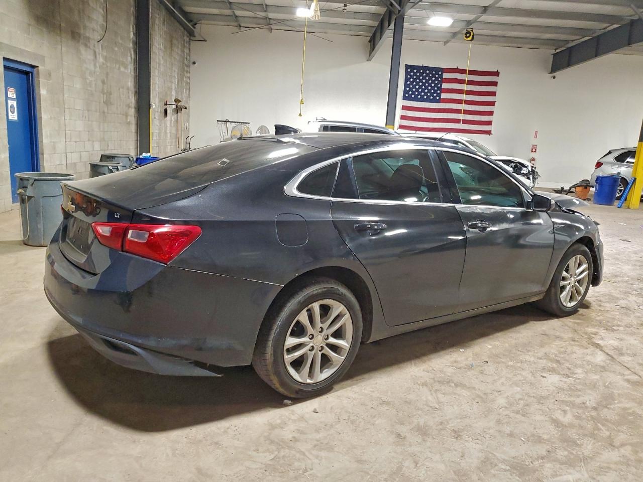2018 CHEVROLET MALIBU LT photo 3