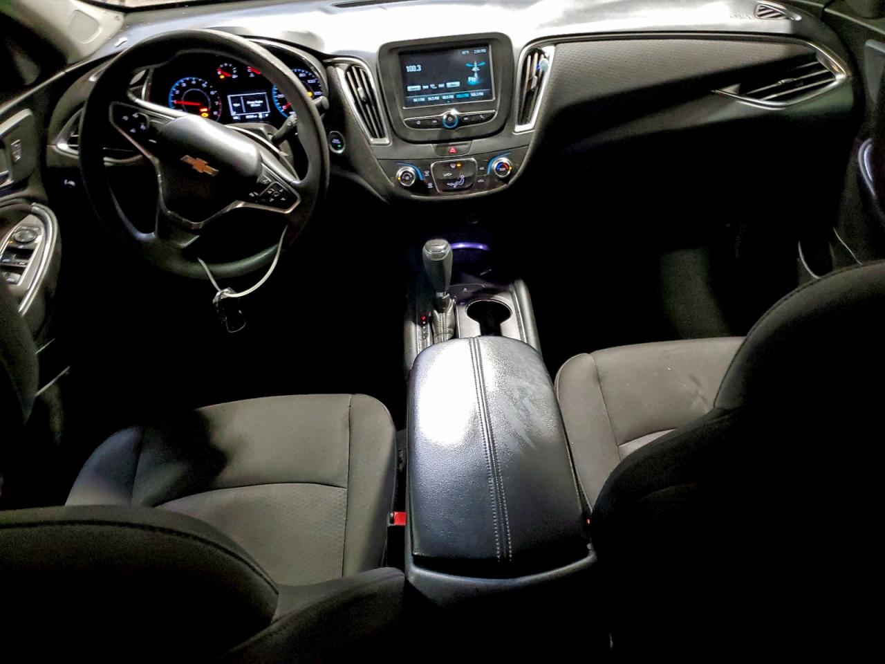 2018 CHEVROLET MALIBU LT photo 8