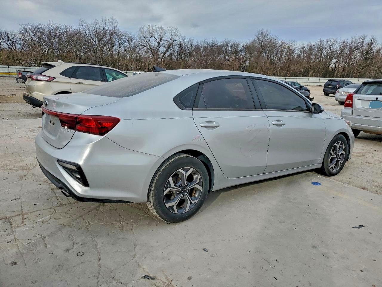 2019 KIA FORTE FE photo 3
