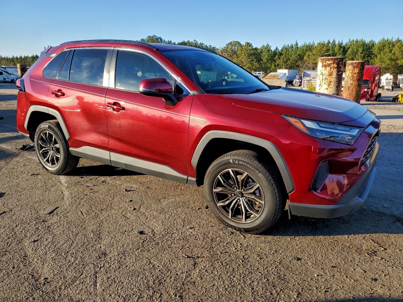 2022 TOYOTA RAV4 XLE photo 7