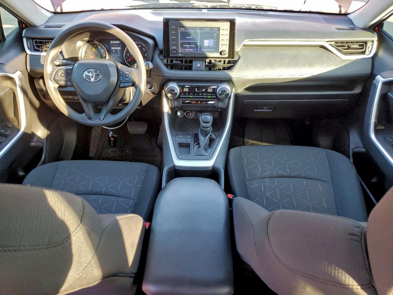 2022 TOYOTA RAV4 XLE photo 15