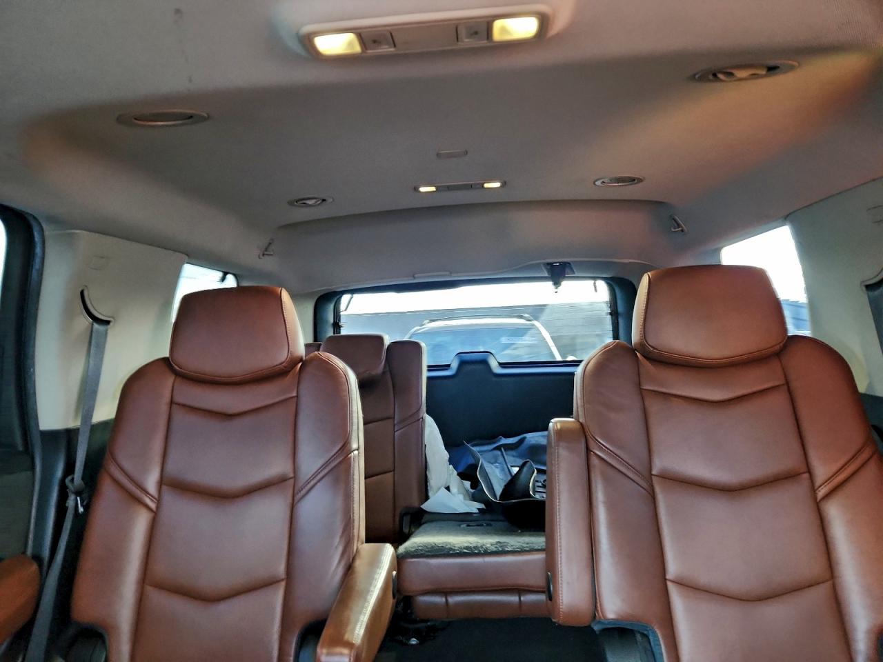 2019 CADILLAC ESCALADE LUXURY photo 10
