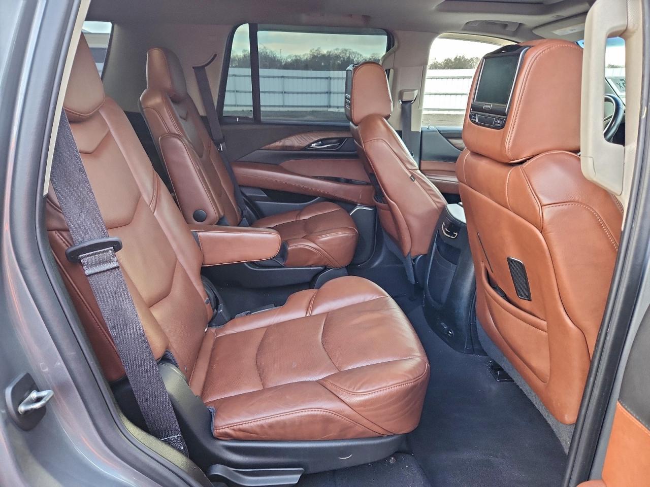 2019 CADILLAC ESCALADE LUXURY photo 11