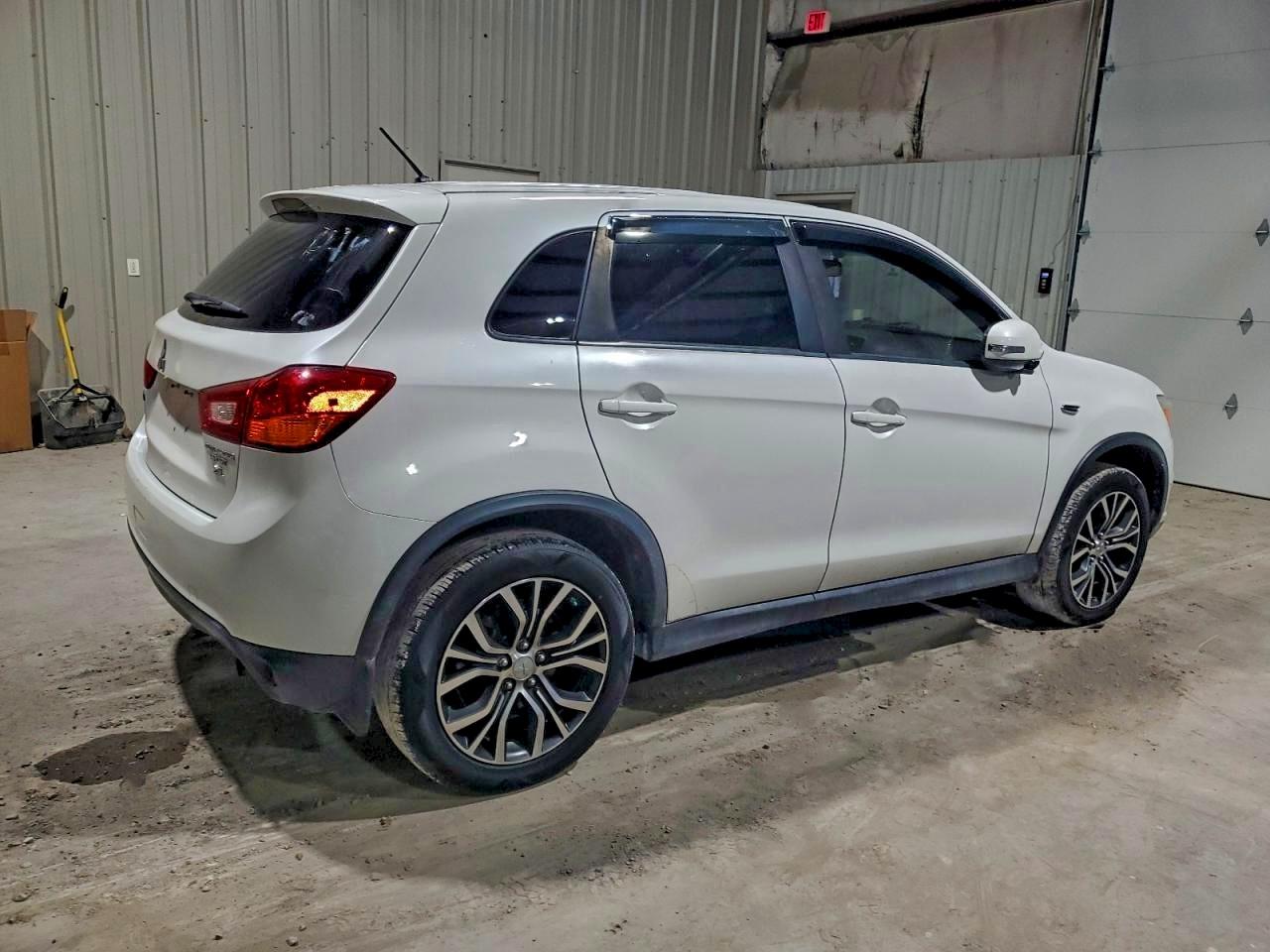2016 MITSUBISHI OUTLANDER SPORT ES photo 5