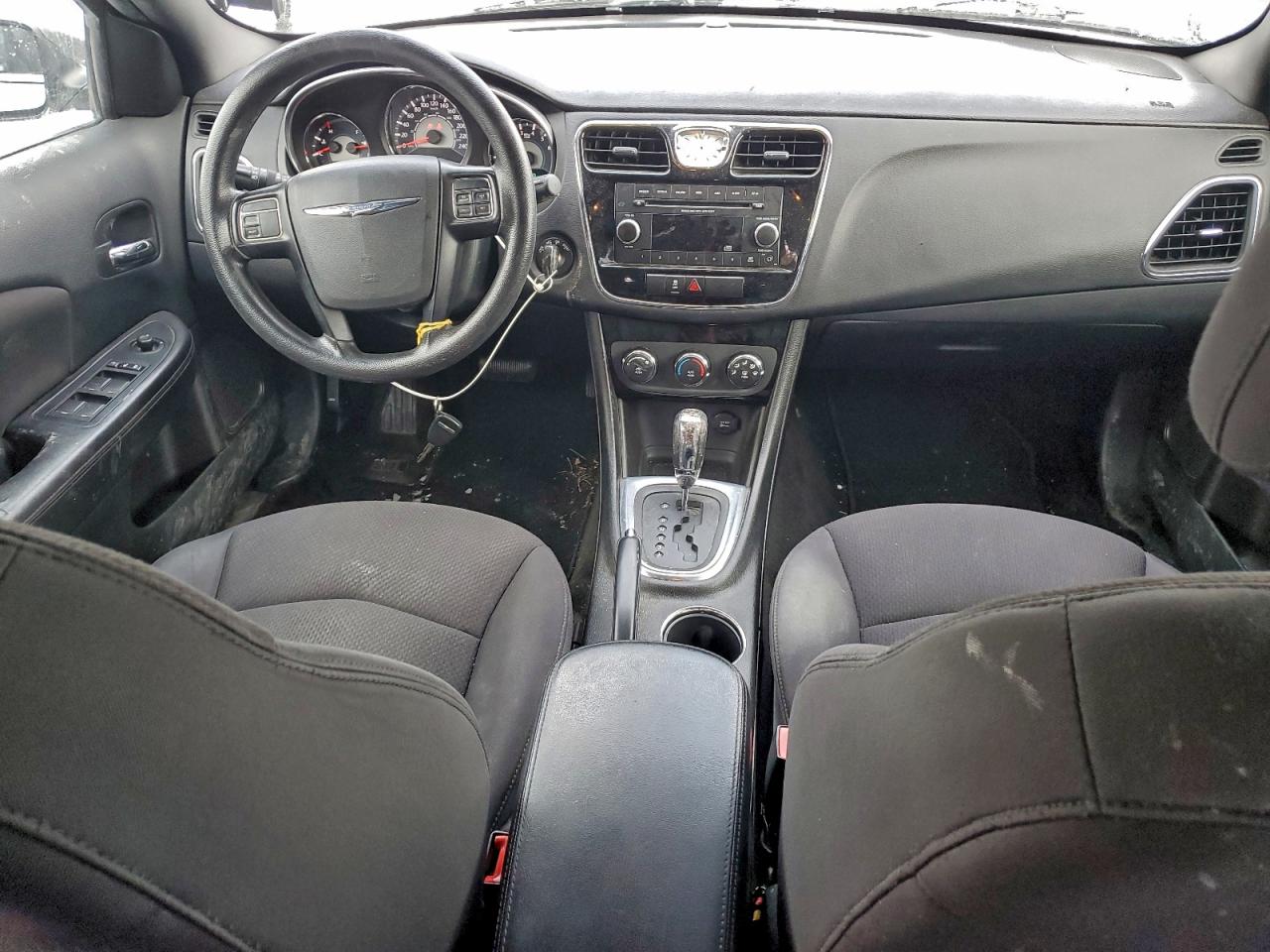 2013 CHRYSLER 200 LX photo 8