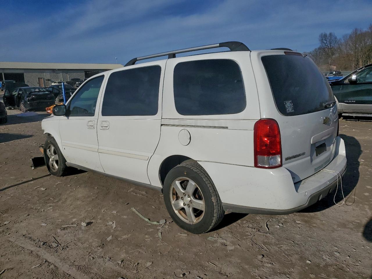 2007 CHEVROLET UPLANDER LT photo 2