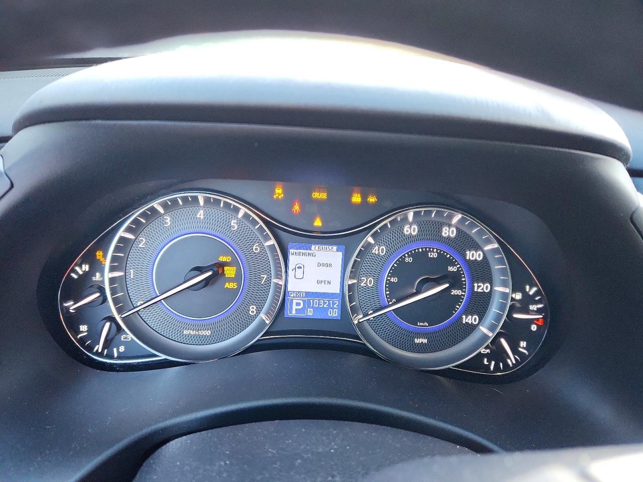 2012 INFINITI QX56 photo 9