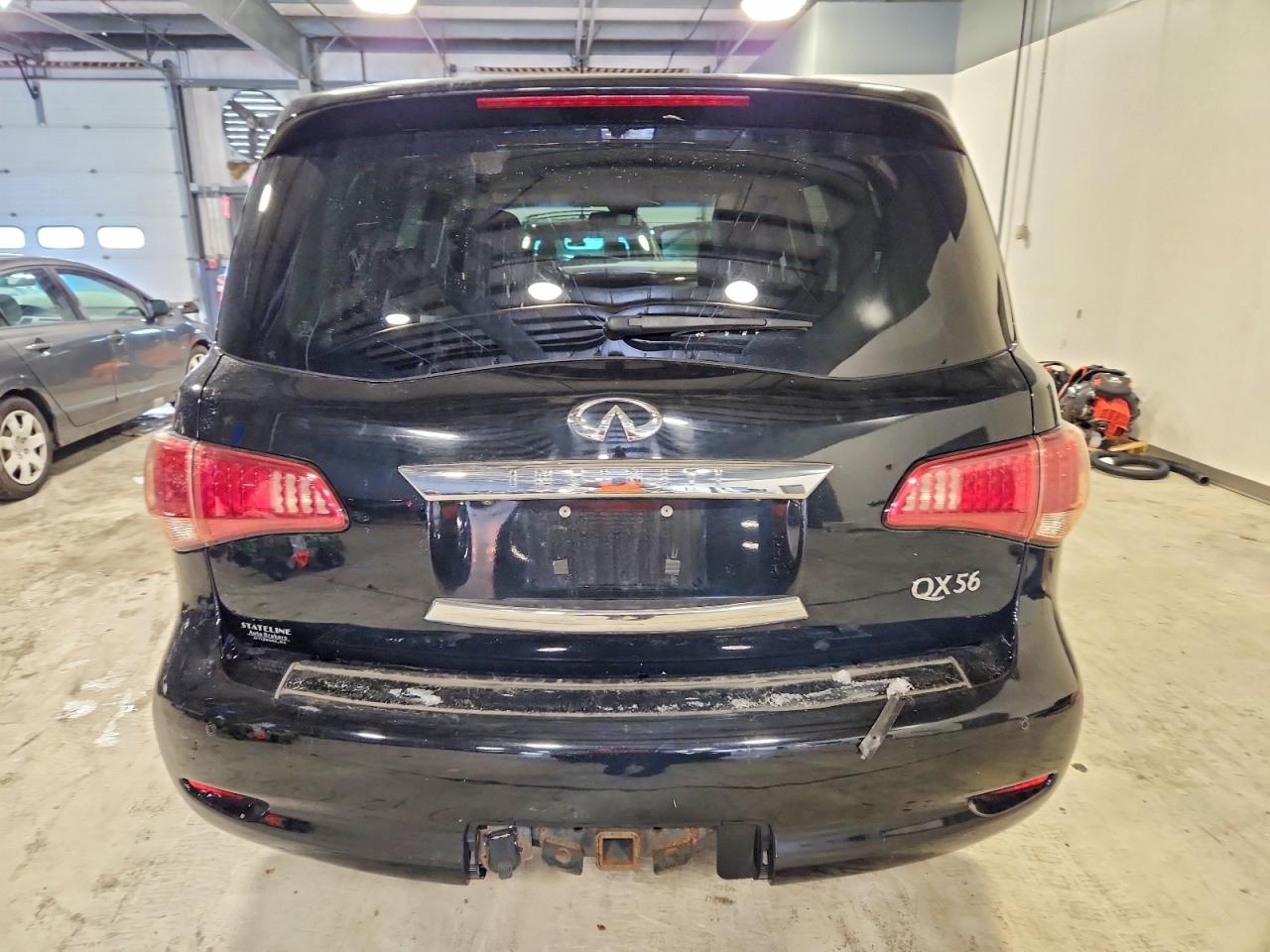 2012 INFINITI QX56 photo 6