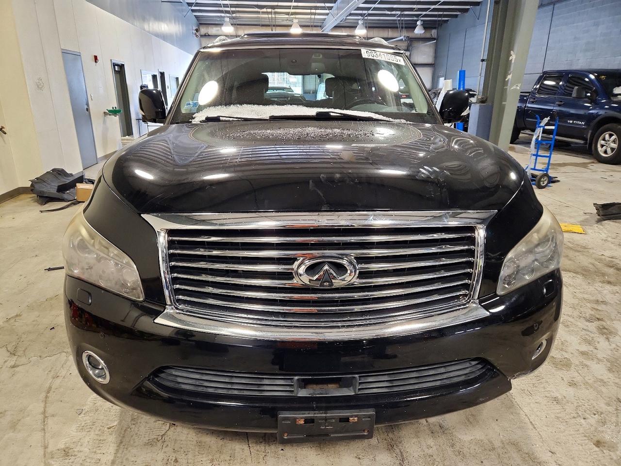 2012 INFINITI QX56 photo 5