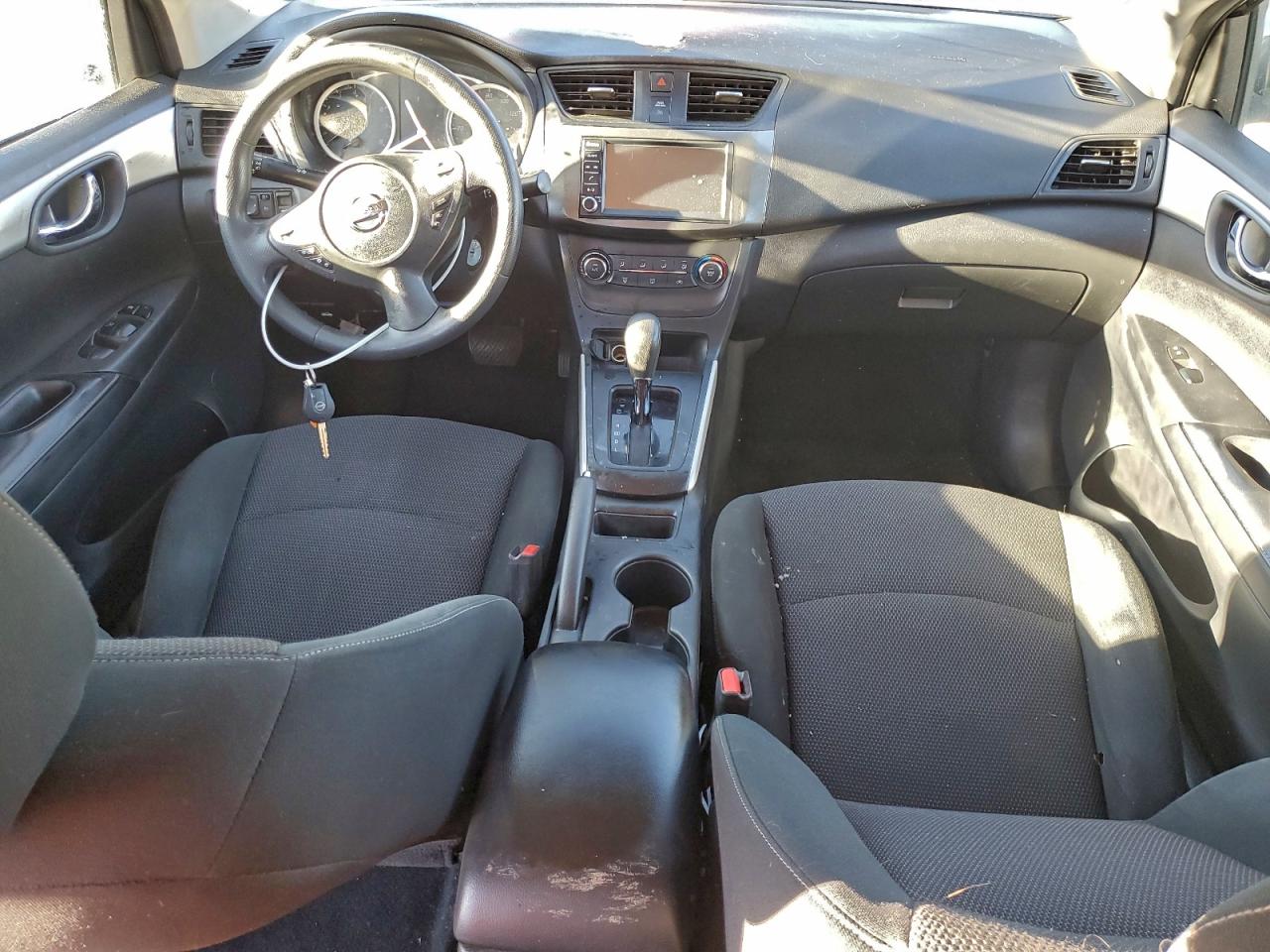 2019 NISSAN SENTRA S photo 8