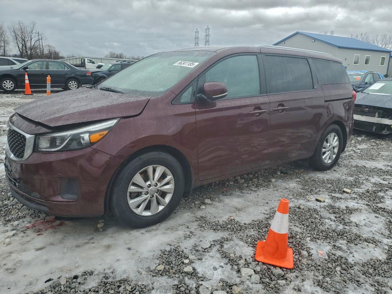 2017 KIA SEDONA LX — FRONT END damage — photo 1