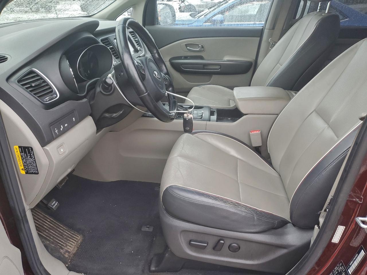 2017 KIA SEDONA LX photo 7