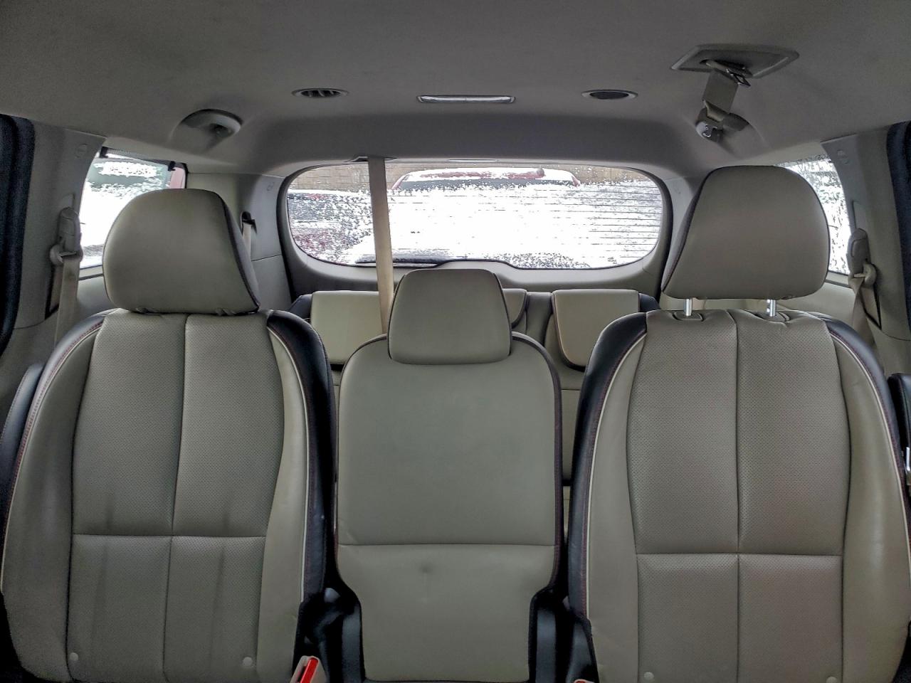 2017 KIA SEDONA LX photo 10