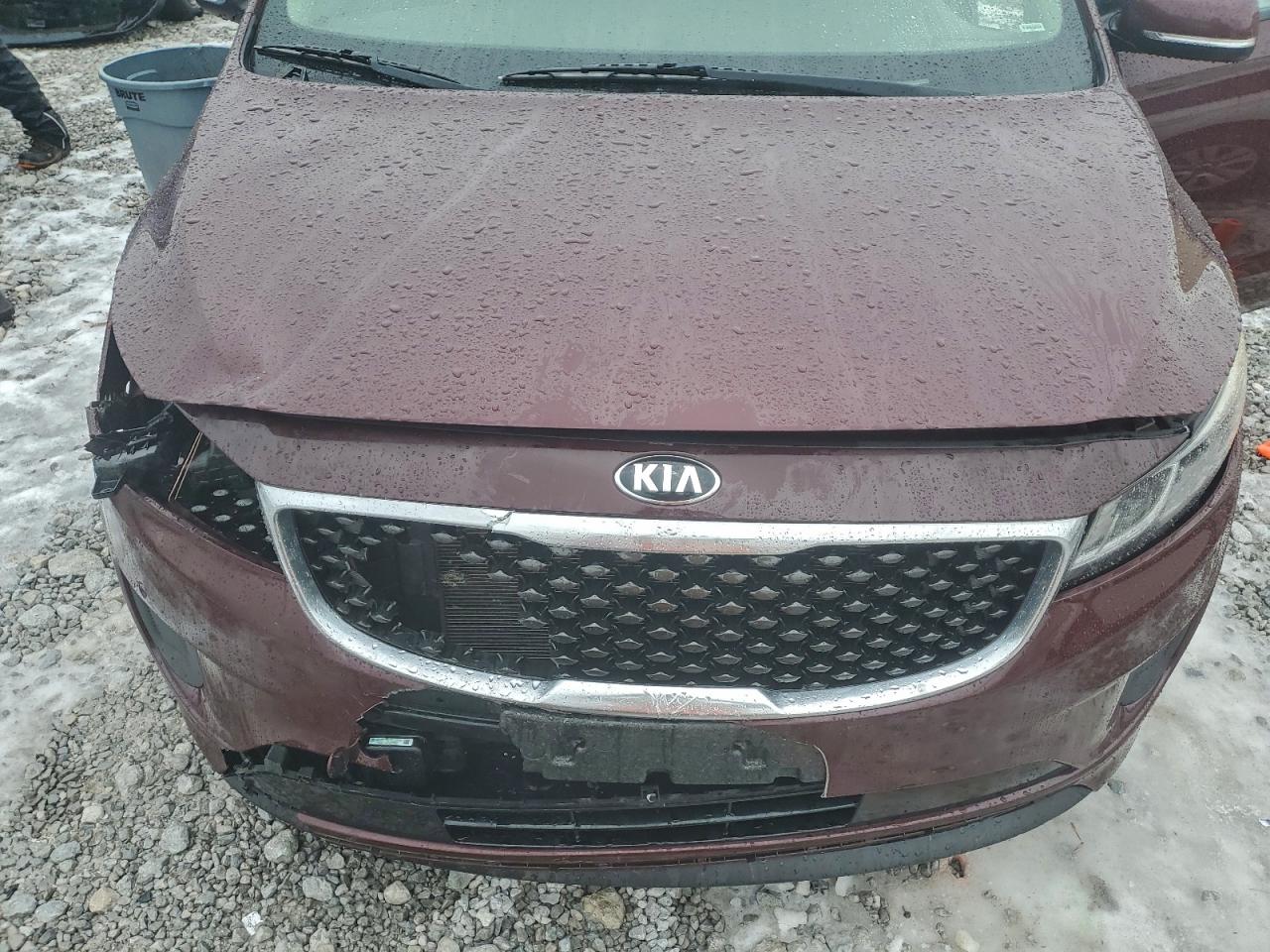 2017 KIA SEDONA LX photo 12