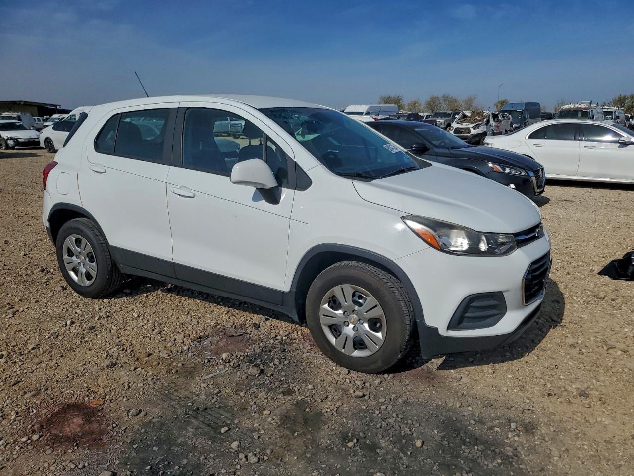 2018 CHEVROLET TRAX LS photo 4