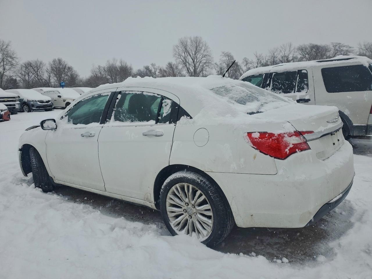 2013 CHRYSLER 200 LIMITED photo 2