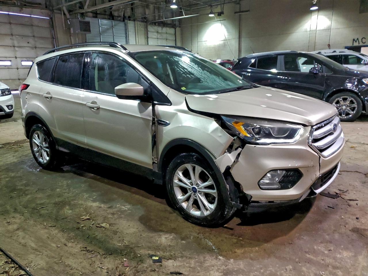 2017 FORD ESCAPE SE photo 4