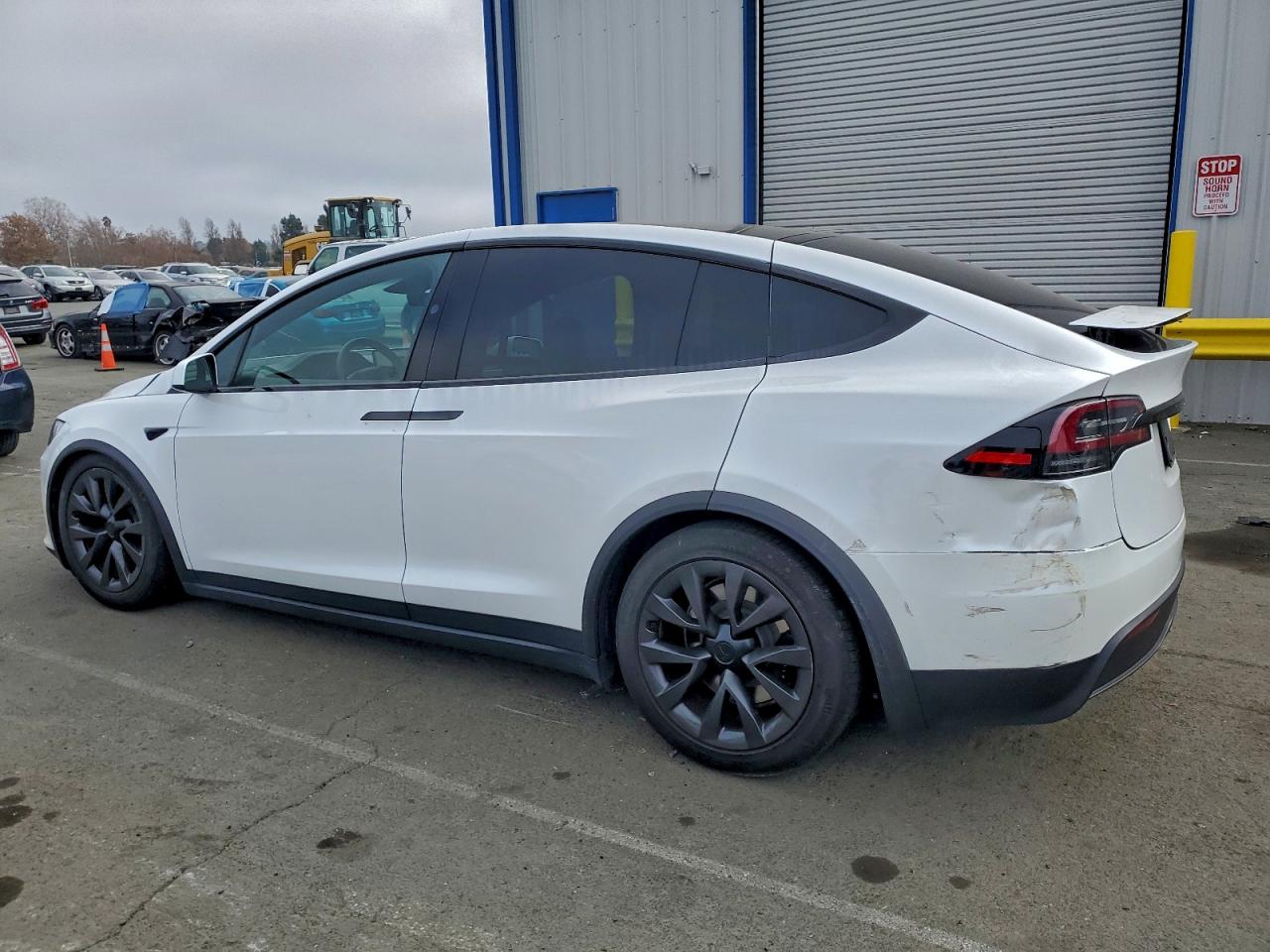 2024 TESLA MODEL X photo 4