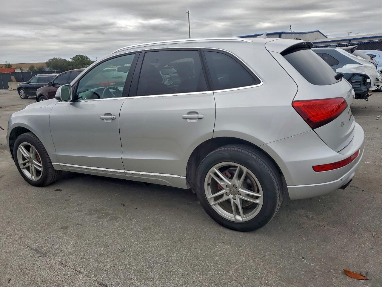 2013 AUDI Q5 PREMIUM PLUS photo 3