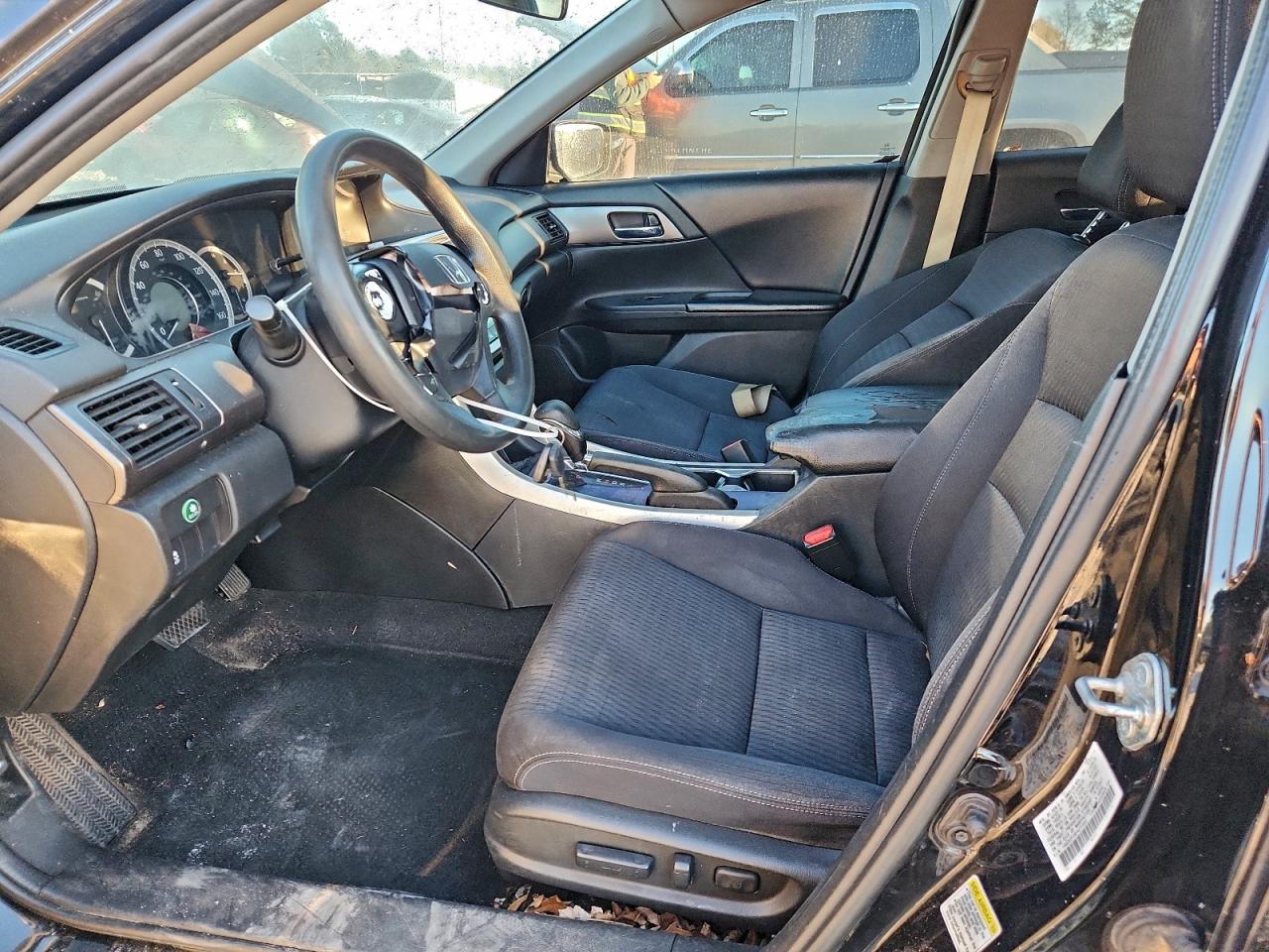2015 HONDA ACCORD LX photo 19
