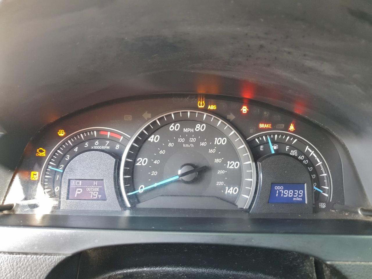 2014 TOYOTA CAMRY L photo 9