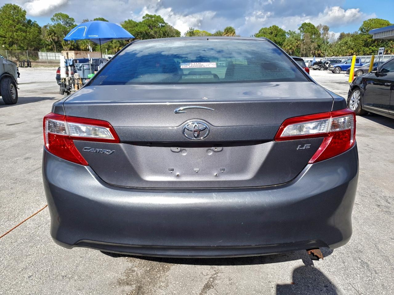 2014 TOYOTA CAMRY L photo 6