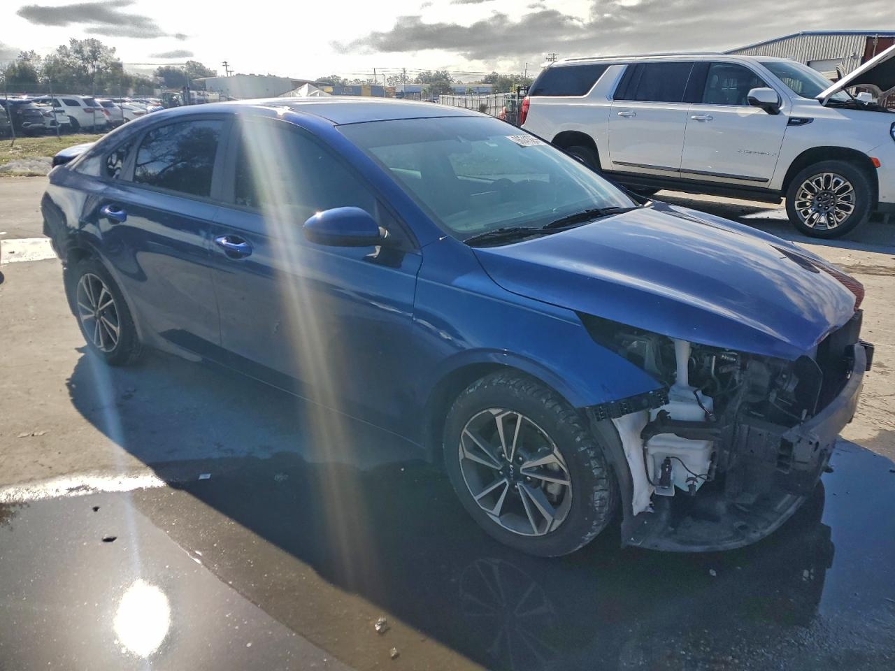 2023 KIA FORTE LX photo 4