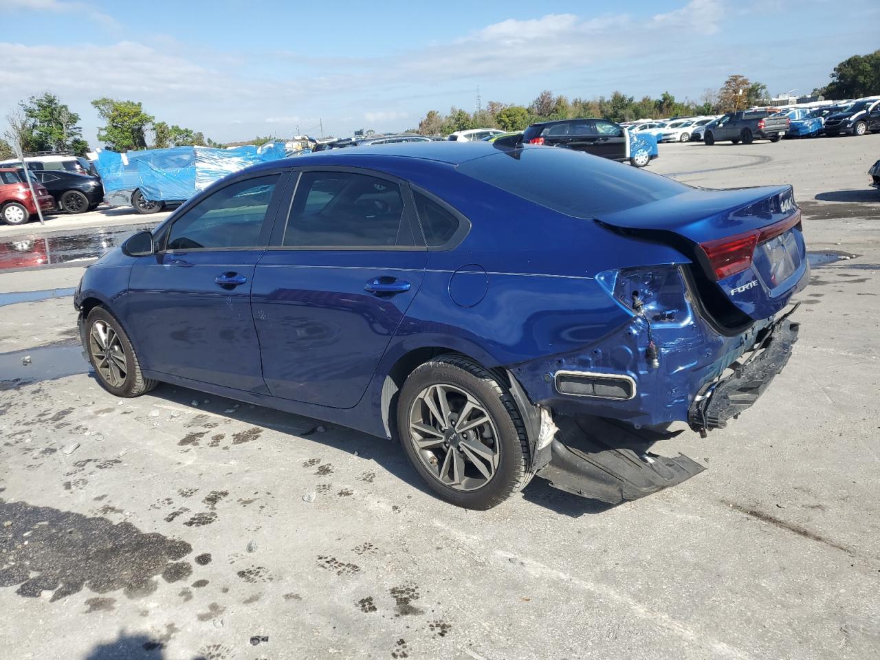 2023 KIA FORTE LX photo 2