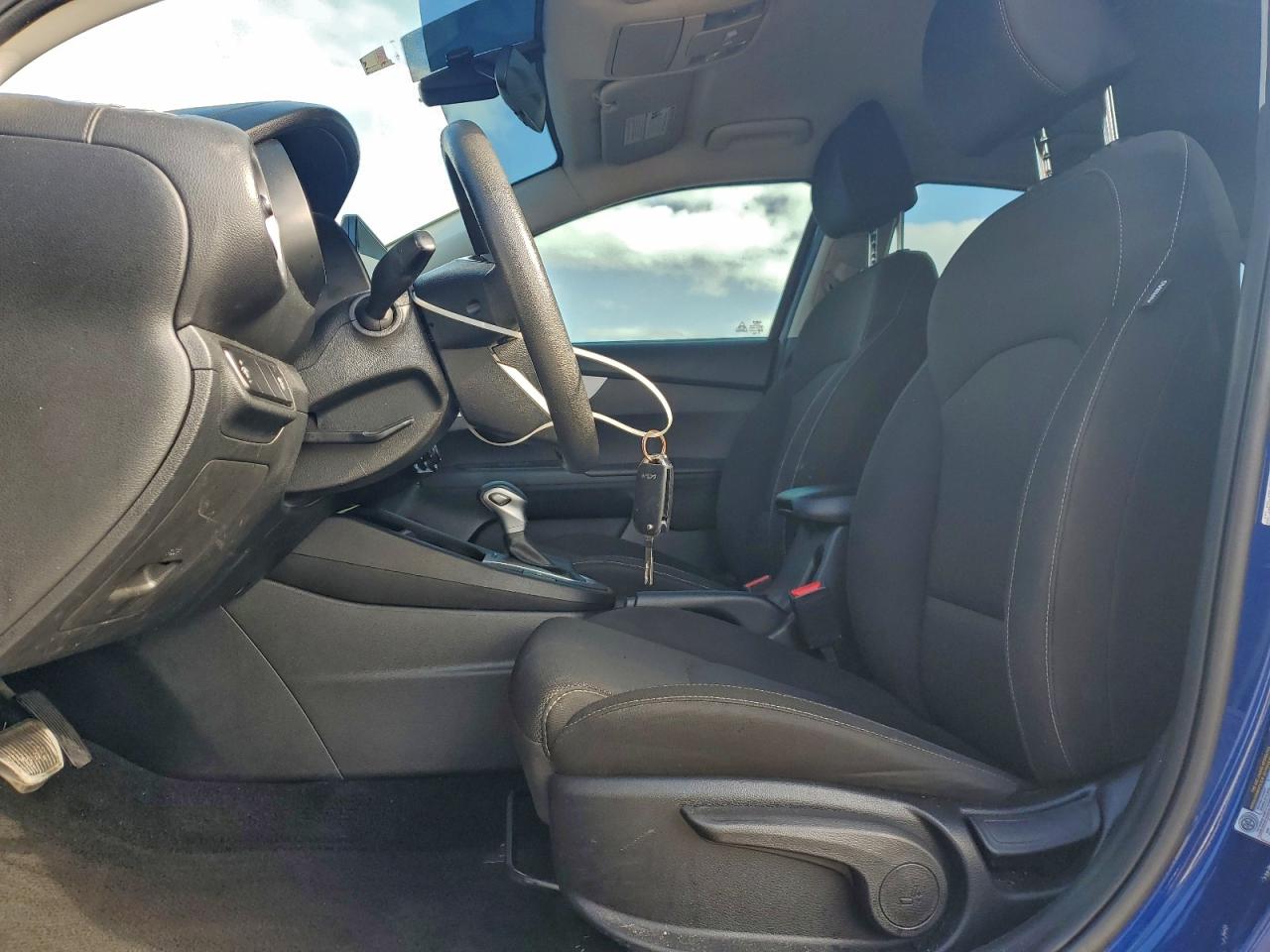2023 KIA FORTE LX photo 7