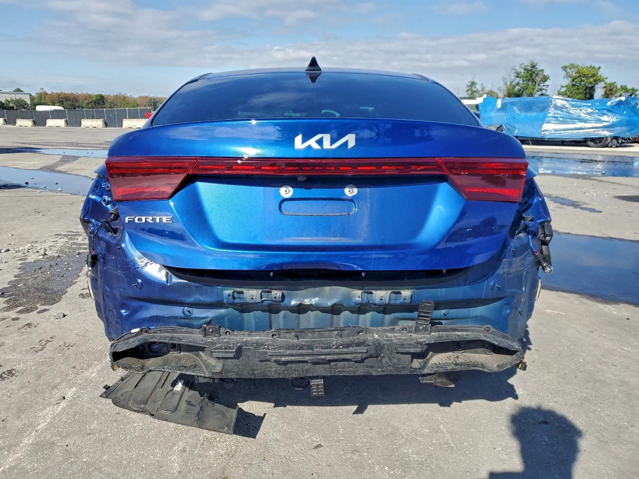 2023 KIA FORTE LX photo 6