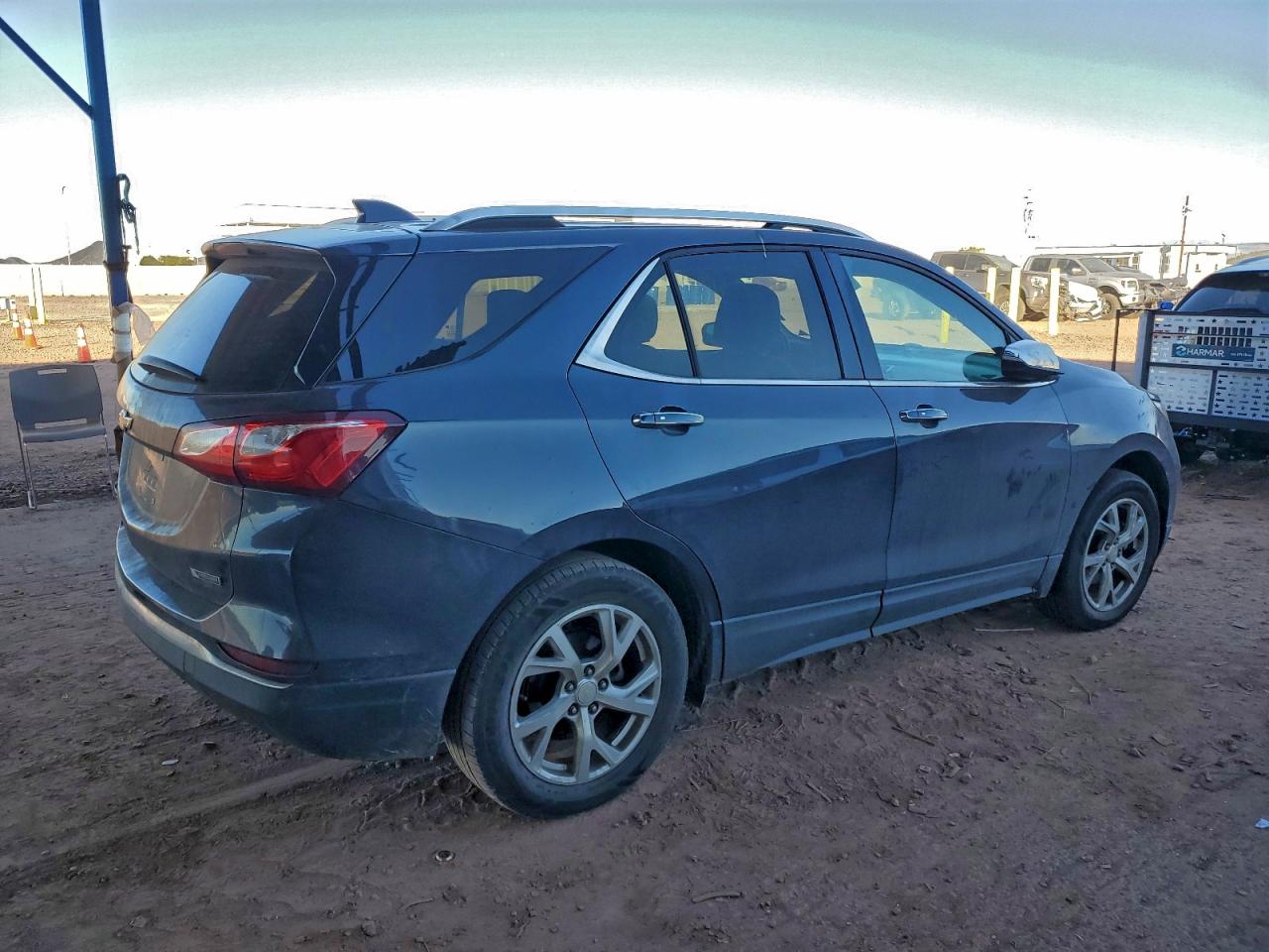 2018 CHEVROLET EQUINOX PREMIER photo 3