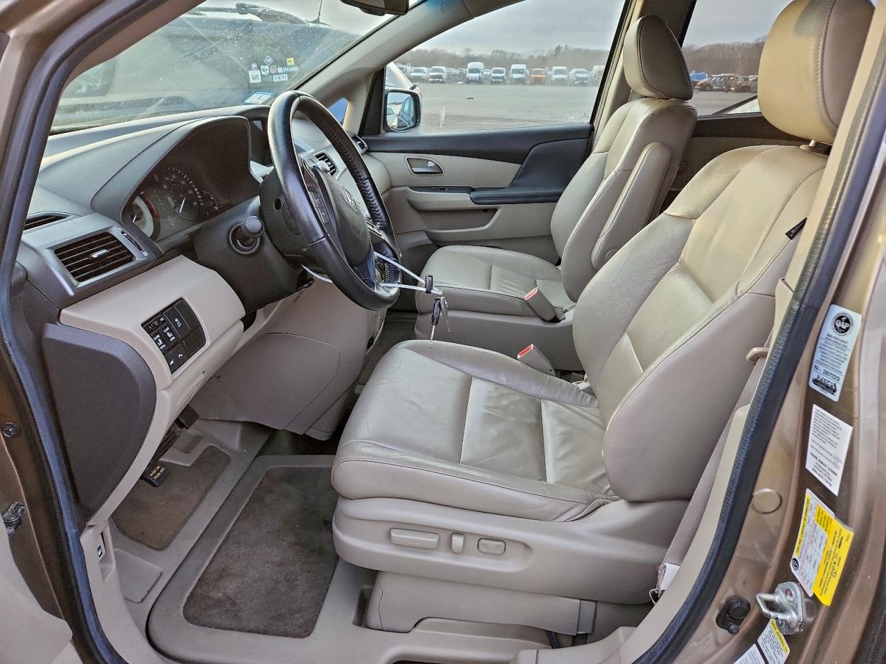2012 HONDA ODYSSEY TOURING photo 13