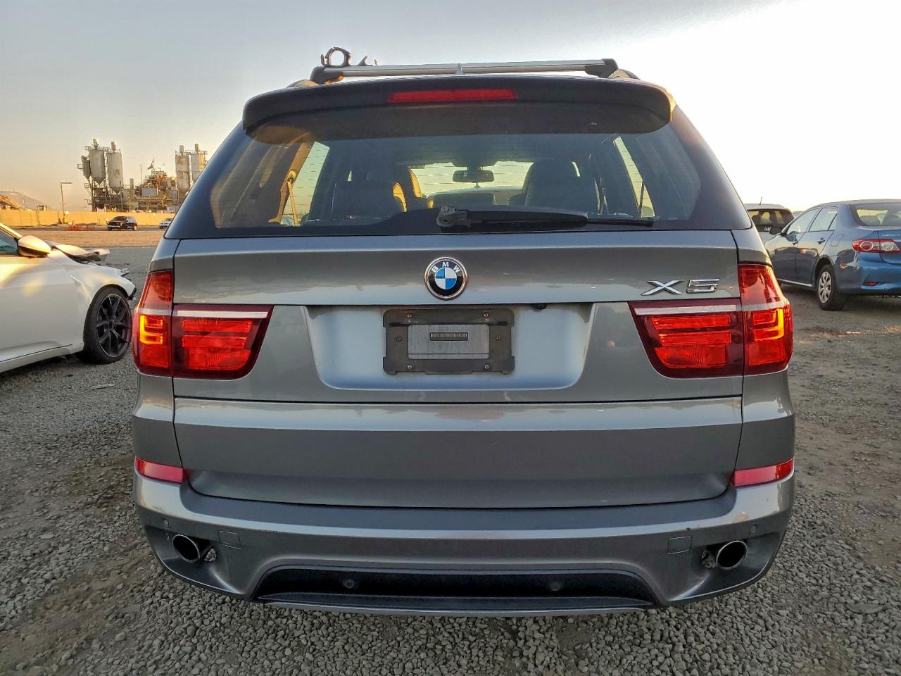 2011 BMW 5 SERIES photo 11