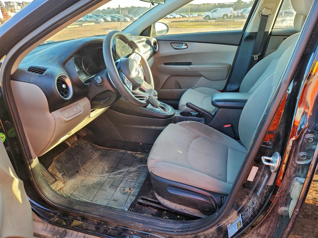 2021 KIA FORTE FE photo 13