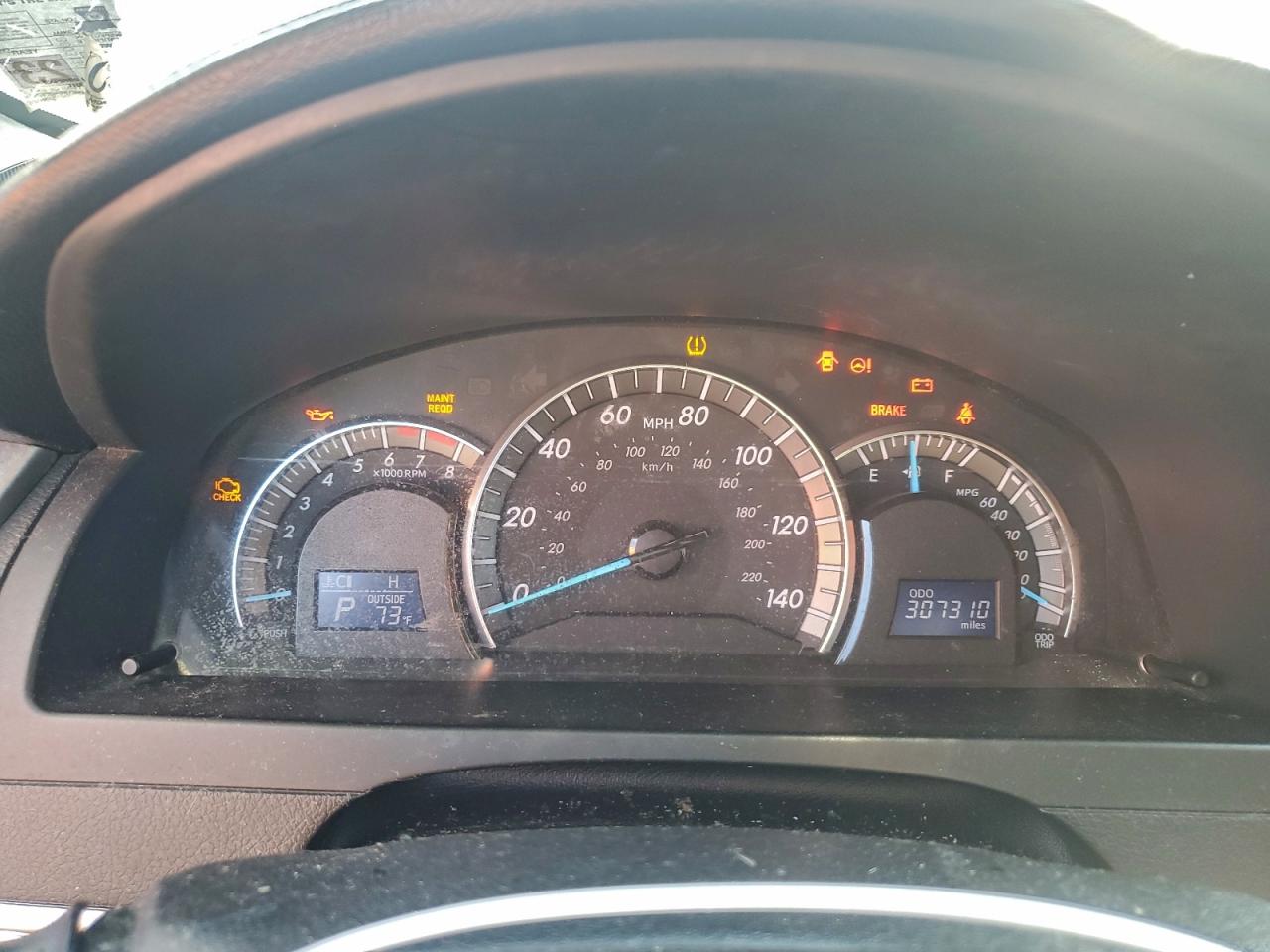 2014 TOYOTA CAMRY L photo 17