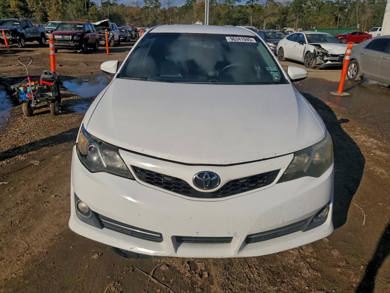 2014 TOYOTA CAMRY L photo 9