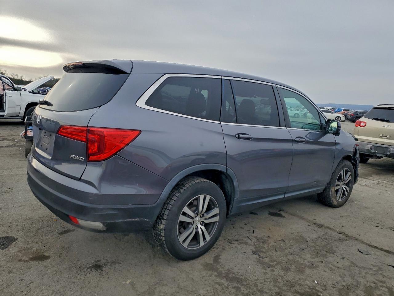 2016 HONDA PILOT EXL photo 5