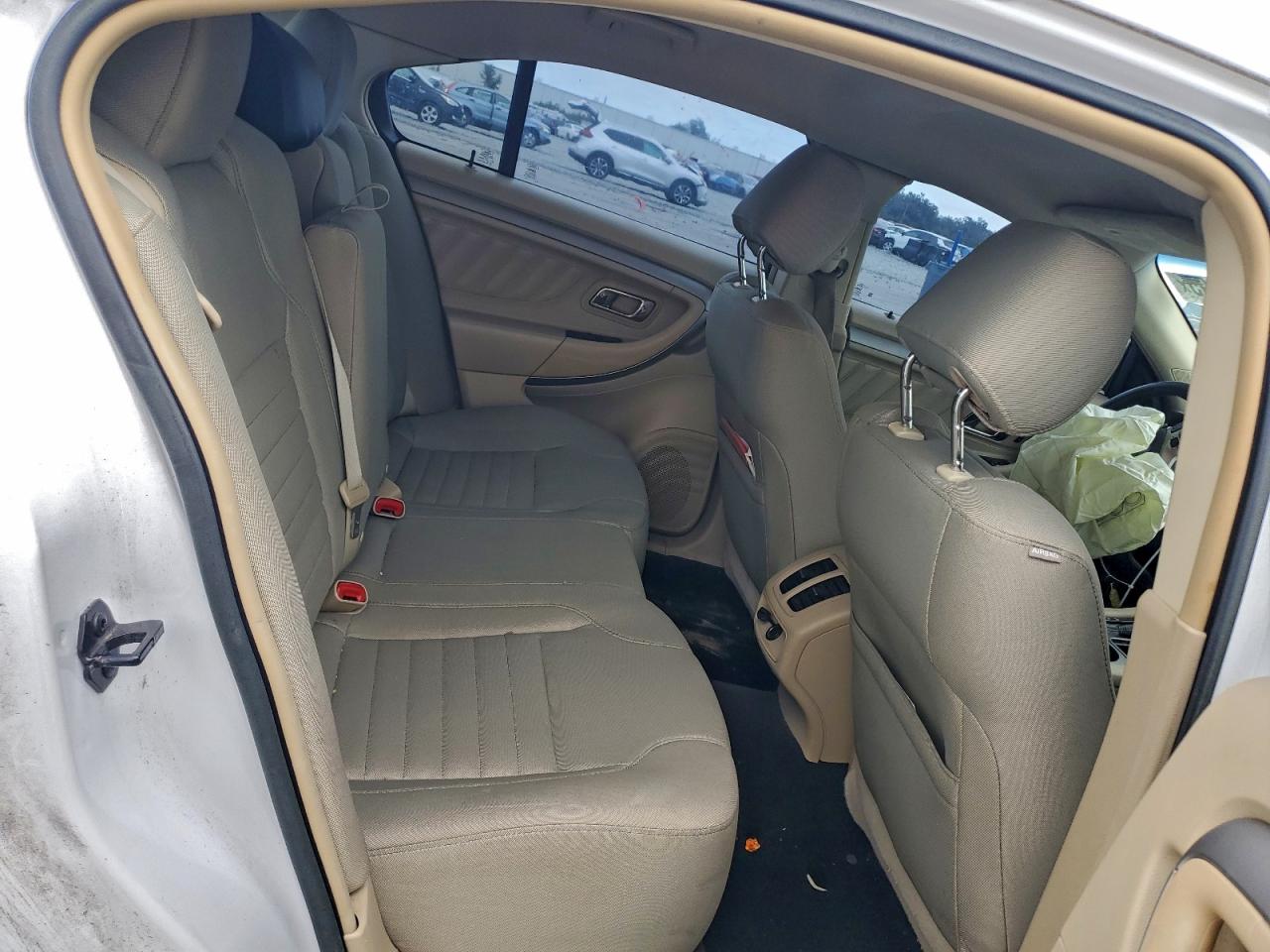 2016 FORD TAURUS SE photo 19