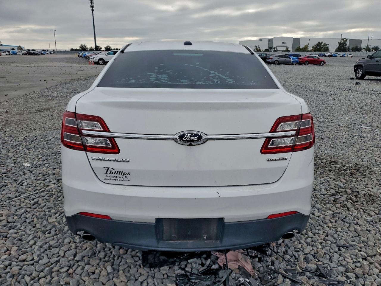2016 FORD TAURUS SE photo 11