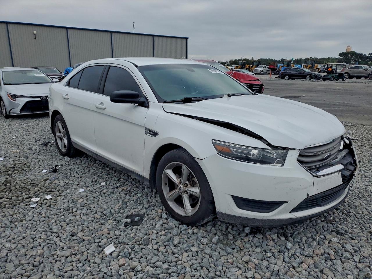 2016 FORD TAURUS SE photo 7