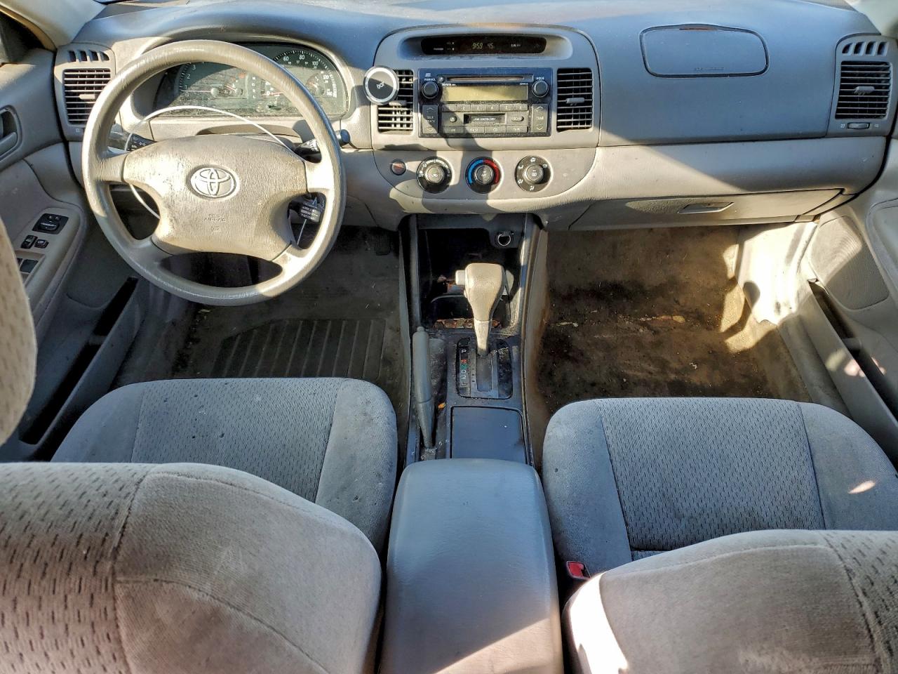 2003 TOYOTA CAMRY LE photo 15
