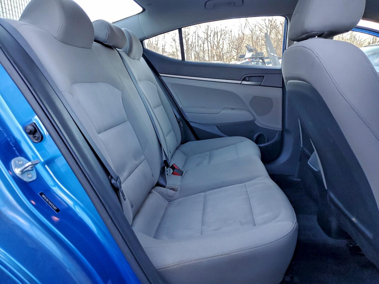 2017 HYUNDAI ELANTRA SE photo 10
